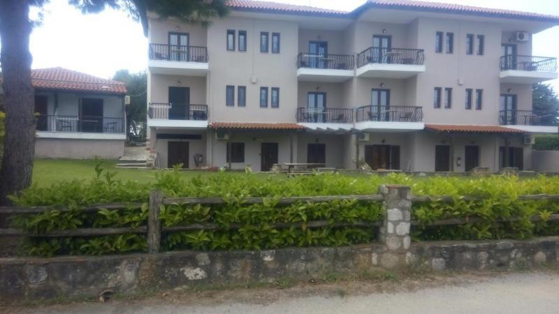 Апартаменты Marios Garden House Афитос Экстерьер фото